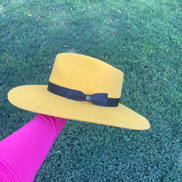 Hat - Picture 2 of 4